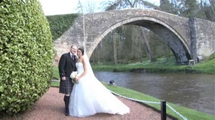 Is Suzanne Craig Married? Discovering the Personal Life and Achievements of a Prominent Figure