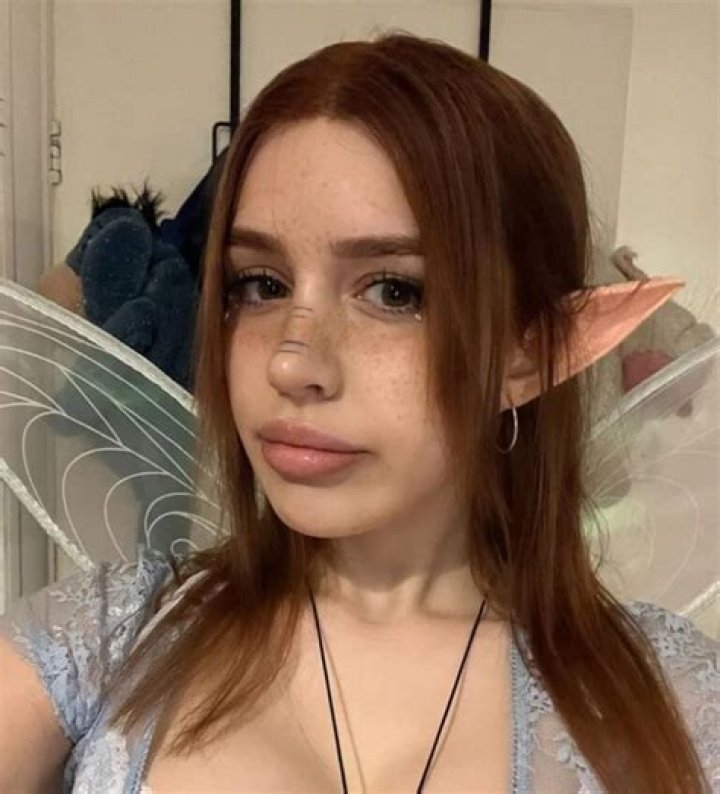 Rosaline Dawn: The Rising Star of the Entertainment Industry